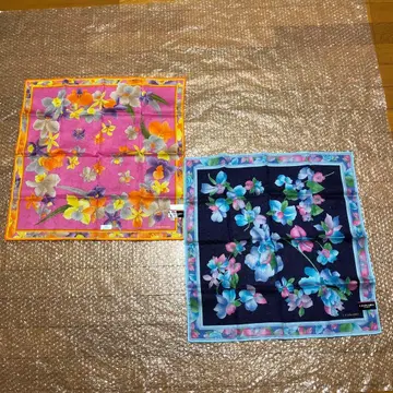 레오나르 손수건 미사용 새상품 2개 택 씰 포함 특별 가격