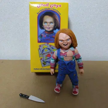 NECA 버프 처키 피규어