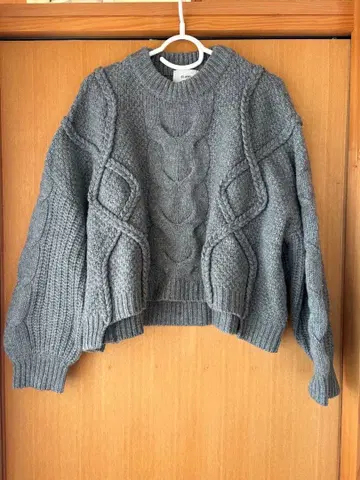 CLANE 3D 케이블 니트