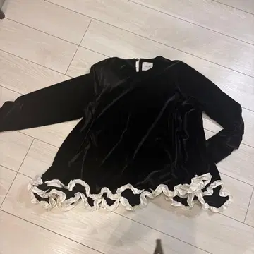 OHGA 벨로아 상의 블랙 컬러