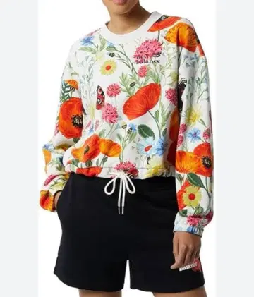 [ 레어 ] new balance 꽃무늬 맨투맨 트레이닝복