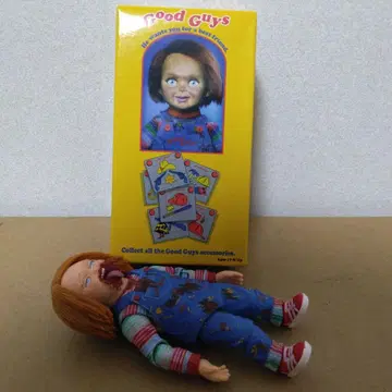 NECA 엑스큐티드 처키 피규어