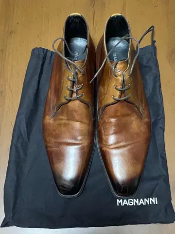MAGNANNI 브라운 레이스업 슈즈 & 처카 부츠