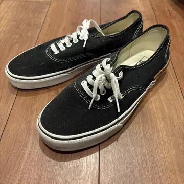 VANS 블랙 로우컷 스니커즈