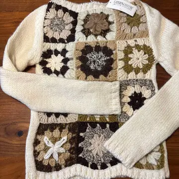 FERRIRA 스퀘어 디자인 긴팔 니트 스웨터