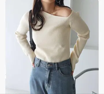 디자인 넥 리브 니트탑 M 사이즈