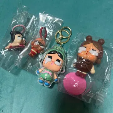 크라이 베이비 키링