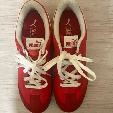 PUMA 레드 스니커즈