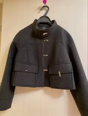 TAE ASHIDA 다크 그레이 숏코트