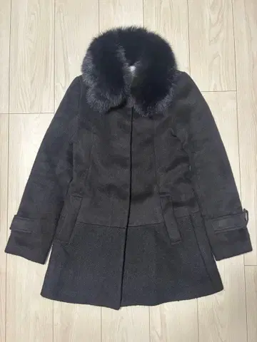 로얄 파티 퍼 카라 부착 코트 블랙 엘레강트 버튼 디자인 1