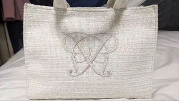 에멜리아누조와 칼리온 미니 토트