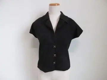 블랙 반팔 버튼 상의