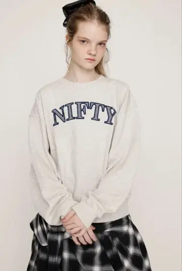 APPLIQUE LOGO SW 상의