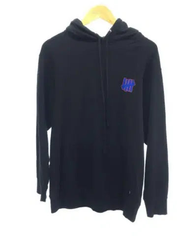 Undefeated 블랙 후드티