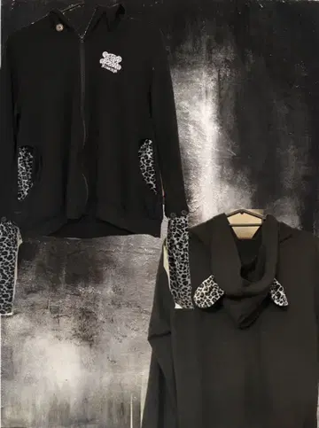 레오파드 무늬 블랙 후드티 아르곤킨