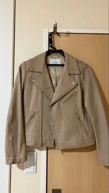 슬로브 이에나 베이지 가죽 라이더 자켓 양가죽