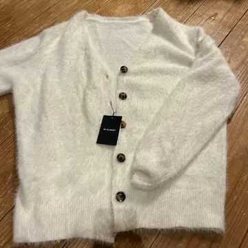 w closet 화이트 가디건