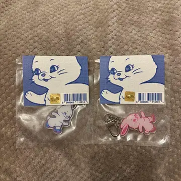 NewJeans TOKKI KEYRING (WHITE & PINK)