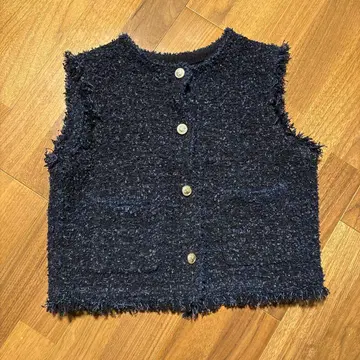 다크 블루 니트 베스트 프린지 마감