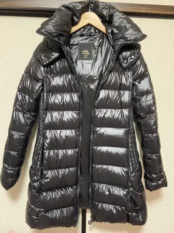 TATRAS 블랙 다운 자켓 후드 부착