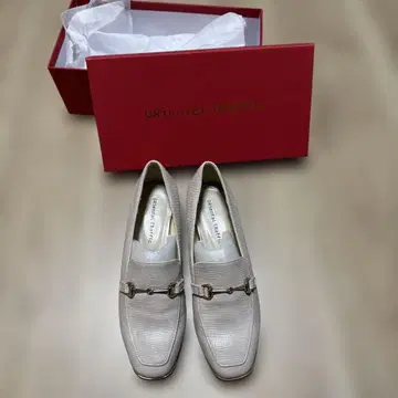 오리엔탈 트래픽 베이지 가죽 로퍼 23.5cm/37 사이즈