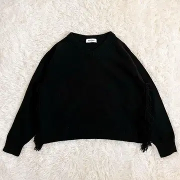 [ 새상품급 ] ASYVAD. 아시베이드 V넥 니트 스웨터 프린지 블랙