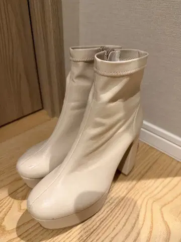 베이지 하이힐 부츠 사이드 지퍼 S