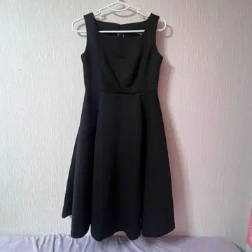 [ 하나뿐인 ] 슬리브리스 원피스