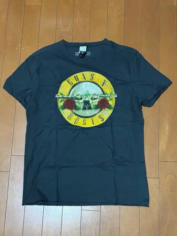 건즈 앤 로지스 다크 그레이 티셔츠