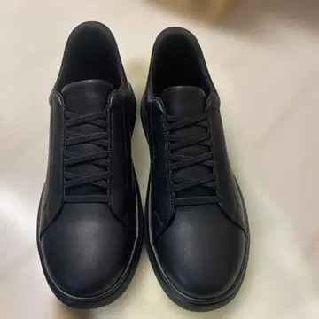 스니커즈 선 채로 쓱 신고 벗을 수 있는 블랙 26.0