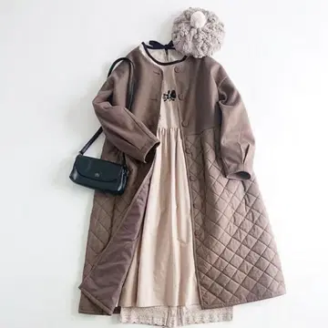 사만사 모스모스 새상품 퀼트 절개 코트 모카