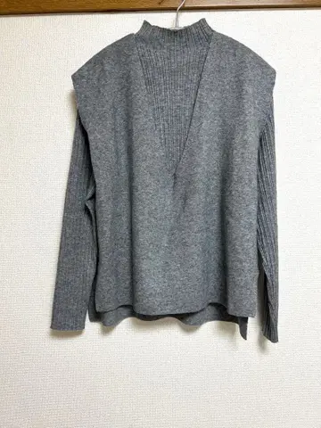 베스트 + 하이넥 니트 A DAY IN THE LIFE