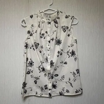 [ 하나뿐인 ] 슬리브리스 블라우스