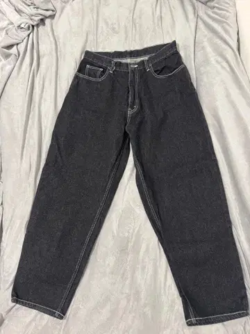 다크 데님 스트레이트 컷 팬츠