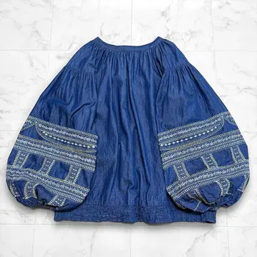 누키테파 데님 자수 블라우스 자수 볼륨 소매 개더