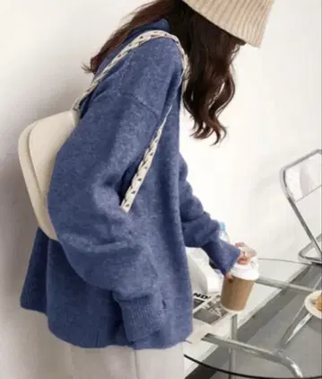 그레이 오버 사이즈 크루넥 니트