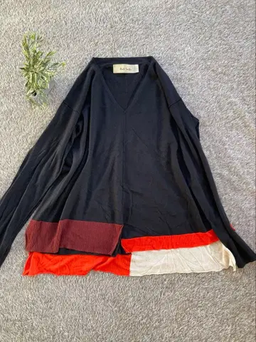 폴스미스 비대칭 얇은 소재 니트 스웨터 실크 혼방