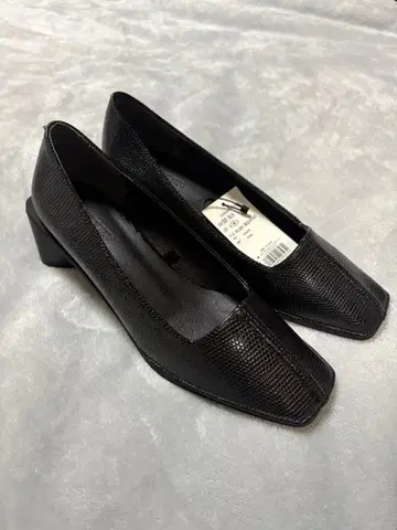 새상품 moussy 스티치 스퀘어 힐 펌프스 블랙