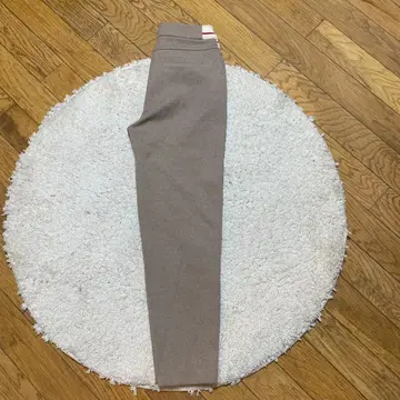 베이지 울 혼방 슬랙스