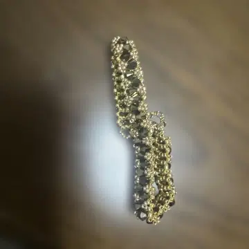 골드 비즈 뜨개질 팔찌