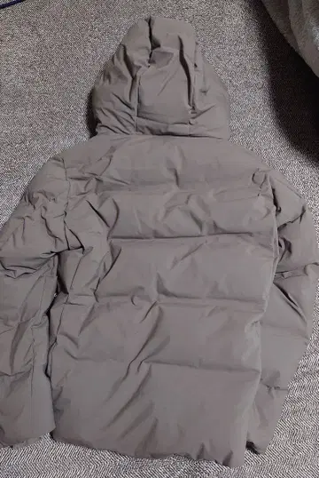 2025 유니클로 심리스 다운 후드티 M 사이즈