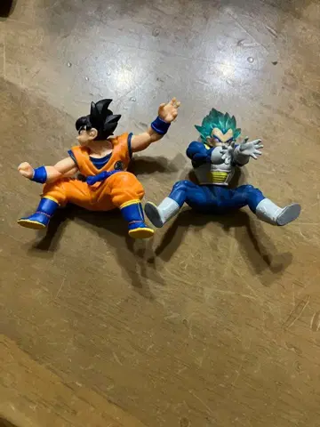 드래곤볼 손오공 베지터 피규어 세트