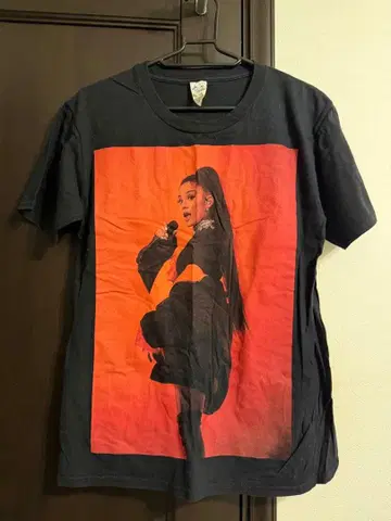 ArianaGrande 투어 티셔츠 S 사이즈