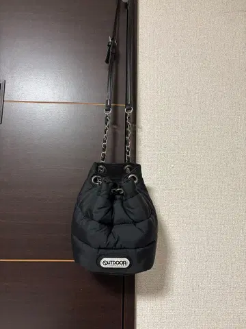 OUTDOOR PRODUCTS 블랙 숄더백