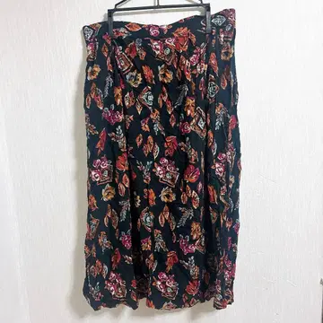 블랙 꽃무늬 포켓 부착 플레어 스커트 올 패턴 [ L ]