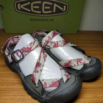 244-31 KEEN 아웃도어 샌들 24.5cm