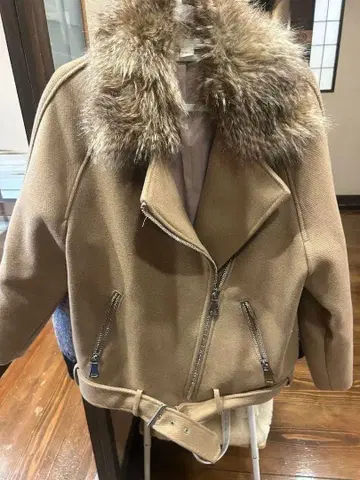 H&M 베이지 무스탕 코트