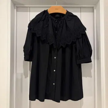 스픽 앤 스팬 카라 부착 블라우스