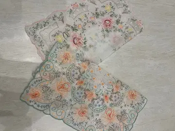 산터 꽃무늬 자수 손수건 2장 세트