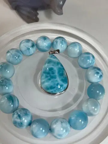 라리마 펜던트 탑